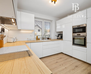 BE.LIVE COMPANY- 4-IZBOVÝ- DIZAJNOVÝ-BUNGALOV- BAZÉN- MILOSLAVOV