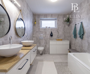 BE.LIVE COMPANY- 4-IZBOVÝ- DIZAJNOVÝ-BUNGALOV- BAZÉN- MILOSLAVOV