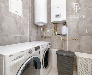 BE.LIVE COMPANY- 4-IZBOVÝ- DIZAJNOVÝ-BUNGALOV- BAZÉN- MILOSLAVOV