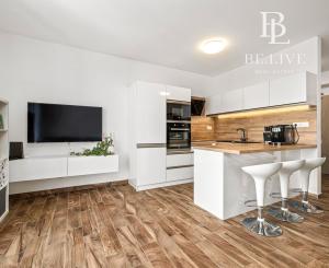 BE.LIVE COMPANY- PREDAJ- 2- IZBOVÝ- DIZAJNOVÝ- BYT-KLIMATIZÁCIA- PARKOVACIE STÁTIA-NOVÁ DEDINKA