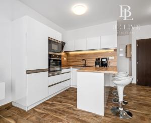 BE.LIVE COMPANY- PREDAJ- 2- IZBOVÝ- DIZAJNOVÝ- BYT-KLIMATIZÁCIA- PARKOVACIE STÁTIA-NOVÁ DEDINKA