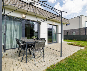 BE.LIVE COMPANY- PREDAJ- RODINNÝ DOM- TERASA- ZÁHRADA- MALINOVO- TRI VODY 