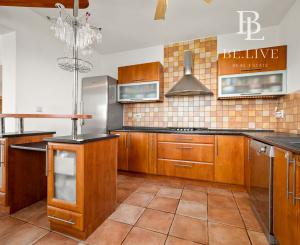 BE.LIVE COMPANY- PREDAJ- 4-IZBOVÝ- RODINNÝ DOM- GARÁŽ- VÍRIVKA- VEĽKÝ POZEMOK- TUREŇ- SENEC 