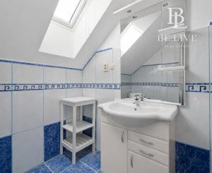 BE.LIVE COMPANY- PREDAJ- 4-IZBOVÝ- RODINNÝ DOM- GARÁŽ- VÍRIVKA- VEĽKÝ POZEMOK- TUREŇ- SENEC 