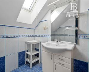 BE.LIVE COMPANY- PREDAJ- 4-IZBOVÝ- RODINNÝ DOM- GARÁŽ- VÍRIVKA- VEĽKÝ POZEMOK- TUREŇ- SENEC 