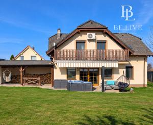 BE.LIVE COMPANY- PREDAJ- 4-IZBOVÝ- RODINNÝ DOM- GARÁŽ- VÍRIVKA- VEĽKÝ POZEMOK- TUREŇ- SENEC 