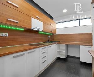 BE.LIVE COMPANY– PRENÁJOM– ADMINISTRATÍVNA BUDOVA– SHOWROOM- KANCELÁRIE- NOVOZÁMOCKÁ, NITRA
