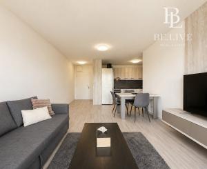 BE.LIVE COMPANY- NA PRENÁJOM- 2-IZBOVÝ BYT- TERASA- GARÁŽOVÉ STÁTIE- RAČA- EDUARDA WENZLA- RENDEZ 