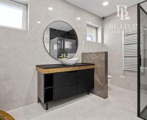 BE.LIVE COMPANY- PREDAJ- 4-IZBOVÝ MODERNÝ BUNGALOV S BAZÉNOM- MILOSLAVOV