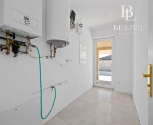 BE.LIVE COMPANY- PREDAJ- 4-IZBOVÝ MODERNÝ BUNGALOV S BAZÉNOM- MILOSLAVOV