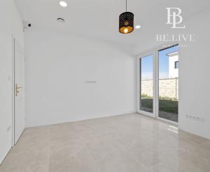 BE.LIVE COMPANY- PREDAJ- 4-IZBOVÝ MODERNÝ BUNGALOV S BAZÉNOM- MILOSLAVOV