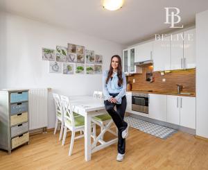 BE.LIVE COMPANY- NA PREDAJ- 3-IZBOVÝ BYT- LOGGIA- PIVNIČNÁ KOBKA- VO VYHĽADÁVANOM PROJEKTE OCTOPUS HABITAT- RUŽINOV- MRAZIARENSKÁ