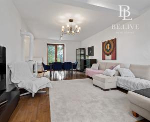 REZERVOVANÉ- BE.LIVE COMPANY- PREDAJ- 5- IZBOVÝ- DOM- KARLOVA VES