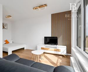 BE.LIVE COMPANY- NA PREDAJ- NOVÝ- KOMPLETNE ZARIADENÝ- 1-IZBOVÝ BYT- S MOŽNOSŤOU ÚPRAVY NA 1,5-IZBOVÝ- BORY NOVÝ DVOR- MICHALA BUČIČA 