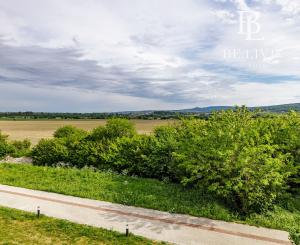 BE.LIVE COMPANY- NA PREDAJ- NOVÝ- KOMPLETNE ZARIADENÝ- 1-IZBOVÝ BYT- S MOŽNOSŤOU ÚPRAVY NA 1,5-IZBOVÝ- BORY NOVÝ DVOR- MICHALA BUČIČA 