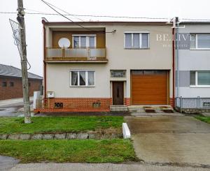 BE.LIVE COMPANY- PREDAJ- RODINNÝ DOM- VÝNIMOČNE VEĽKÝ POZEMOK- GARÁŽ- ZÁHRADA- VLKY- TOMÁŠOV- SENEC