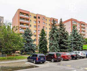BE.LIVE COMPANY- NA PREDAJ- 3- IZBOVÝ BYT- KOMPLETNÁ REKONŠTRUKCIA- LOGGIA- PIVNIČNÁ KOBKA- NOBELOVA ULICA- BRATISLAVA