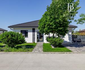 BE.LIVE COMPANY- PREDAJ-4- IZBOVÝ- RODINNÝ DOM- SÚKROMNÁ ULICA- HVIEZDOSLAVOV