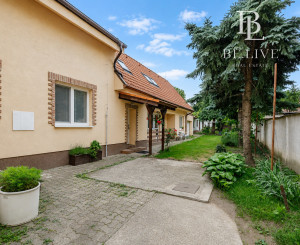 BE.LIVE COMPANY – NA PREDAJ – VEĽKORYSÝ RODINNÝ DOM S PRÍSTAVBOU – ZÁHORSKÁ BYSTRICA – DONSKÁ ULICA