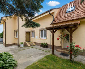 BE.LIVE COMPANY – NA PREDAJ – VEĽKORYSÝ RODINNÝ DOM S PRÍSTAVBOU – ZÁHORSKÁ BYSTRICA – DONSKÁ ULICA