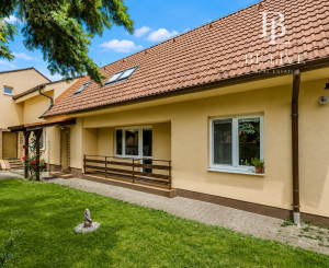 BE.LIVE COMPANY – NA PREDAJ – VEĽKORYSÝ RODINNÝ DOM S PRÍSTAVBOU – ZÁHORSKÁ BYSTRICA – DONSKÁ ULICA