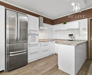 BE.LIVE COMPANY- PREDAJ- PRIESTRANNÝ- 3- IZBOVÝ BYT- BALKÓN-PARKOVACIE MIESTO- DUNAJSKÁ ULICA- BERNOLÁKOVO