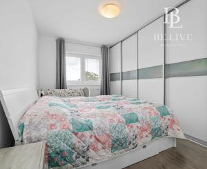 BE.LIVE COMPANY- PREDAJ- PRIESTRANNÝ- 3- IZBOVÝ BYT- BALKÓN-PARKOVACIE MIESTO- DUNAJSKÁ ULICA- BERNOLÁKOVO