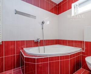 BE.LIVE COMPANY- PREDAJ- PRIESTRANNÝ- 3- IZBOVÝ BYT- BALKÓN-PARKOVACIE MIESTO- DUNAJSKÁ ULICA- BERNOLÁKOVO