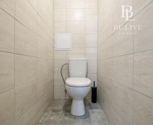 BE.LIVE COMPANY- NA PREDAJ- mZREKONŠTRUOVANÝ- 3- IZBOVÝ BYT- LOGGIA- PIVNIČNÁ KOBKA- NOBELOVA ULICA- BRATISLAVA
