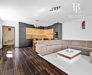 BE.LIVE COMPANY- PREDAJ- 3- IZBOVÝ MEZONET- ZÁHRADA- DVE PARKOVACIE MIESTA- RIEČNA ULICA- ROVINKA