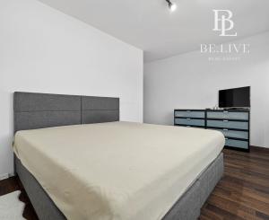 BE.LIVE COMPANY- PREDAJ- 3- IZBOVÝ MEZONET- ZÁHRADA- DVE PARKOVACIE MIESTA- RIEČNA ULICA- ROVINKA