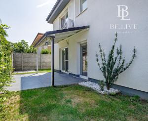 BE.LIVE COMPANY- PREDAJ- 3- IZBOVÝ MEZONET- ZÁHRADA- DVE PARKOVACIE MIESTA- RIEČNA ULICA- ROVINKA