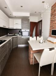 OFF PONUKA – NA PREDAJ – PRIESTRANNÝ 3-IZBOVÝ BYT – 69 m² + LODŽIA – KLIMATIZÁCIA – BUDATÍNSKA – PETRŽALKA