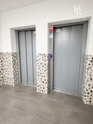 OFF PONUKA – NA PREDAJ – PRIESTRANNÝ 3-IZBOVÝ BYT – 69 m² + LODŽIA – KLIMATIZÁCIA – BUDATÍNSKA – PETRŽALKA
