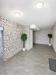 OFF PONUKA – NA PREDAJ – PRIESTRANNÝ 3-IZBOVÝ BYT – 69 m² + LODŽIA – KLIMATIZÁCIA – BUDATÍNSKA – PETRŽALKA