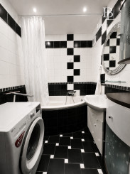 NA PREDAJ – PRIESTRANNÝ 3-IZBOVÝ BYT – 69 m² + LODŽIA – KLIMATIZÁCIA – BUDATÍNSKA – PETRŽALKA