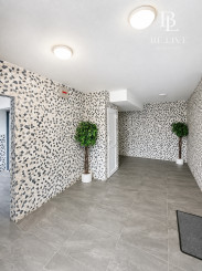 NA PREDAJ – PRIESTRANNÝ 3-IZBOVÝ BYT – 69 m² + LODŽIA – KLIMATIZÁCIA – BUDATÍNSKA – PETRŽALKA