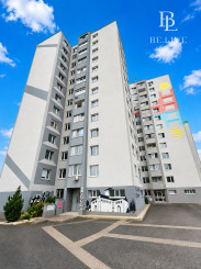 NA PREDAJ – PRIESTRANNÝ 3-IZBOVÝ BYT – 69 m² + LODŽIA – KLIMATIZÁCIA – BUDATÍNSKA – PETRŽALKA
