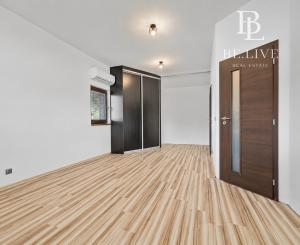 BE.LIVE COMPANY | PREDAJ | 4- IZBOVÝ HAUSBÓT | CELOROČNE OBÝVATEĽNÝ |  10 MINÚT OD MESTA