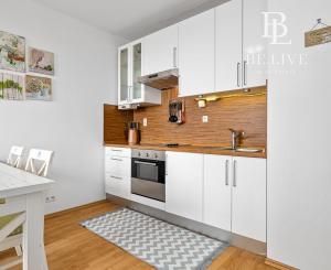 PREDANÝ- BE.LIVE COMPANY- NA PREDAJ- 3-IZBOVÝ BYT- LOGGIA- PIVNIČNÁ KOBKA- VO VYHĽADÁVANOM PROJEKTE OCTOPUS HABITAT- RUŽINOV- MRAZIARENSKÁ