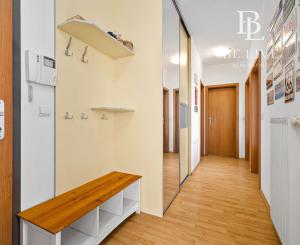 PREDANÝ- BE.LIVE COMPANY- NA PREDAJ- 3-IZBOVÝ BYT- LOGGIA- PIVNIČNÁ KOBKA- VO VYHĽADÁVANOM PROJEKTE OCTOPUS HABITAT- RUŽINOV- MRAZIARENSKÁ