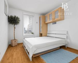 PREDANÝ- BE.LIVE COMPANY- NA PREDAJ- 3-IZBOVÝ BYT- LOGGIA- PIVNIČNÁ KOBKA- VO VYHĽADÁVANOM PROJEKTE OCTOPUS HABITAT- RUŽINOV- MRAZIARENSKÁ