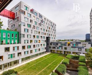 PREDANÝ- BE.LIVE COMPANY- NA PREDAJ- 3-IZBOVÝ BYT- LOGGIA- PIVNIČNÁ KOBKA- VO VYHĽADÁVANOM PROJEKTE OCTOPUS HABITAT- RUŽINOV- MRAZIARENSKÁ