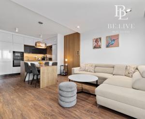 PREDANÝ - BE.LIVE COMPANY- MODERNÝ 2-IZBOVÝ BYT - ARCHITEKTONICKÝ DIZAJN – S DVOMA BALKÓNMI – NOVOSTAVBA – TEHELNÉ POLE- BRATISLAVA