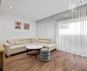 PREDANÝ - BE.LIVE COMPANY- MODERNÝ 2-IZBOVÝ BYT - ARCHITEKTONICKÝ DIZAJN – S DVOMA BALKÓNMI – NOVOSTAVBA – TEHELNÉ POLE- BRATISLAVA
