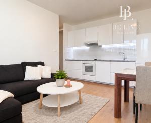 BE.LIVE COMPANY- NA PRENÁJOM- 3-IZBOVÝ BYT- TERASA- PARKOVACIE STÁTIE- LANGSFELDOVA ULICA- STARÉ MESTO- BRATISLAVA