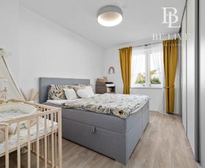 BE.LIVE COMPANY | PREDAJ | 4-IZBOVÝ RODINNÝ DOM S VEĽKOU GARÁŽOU | 704 m² POZEMOK | KVETOSLAVOV – NOVÁ TULIPA