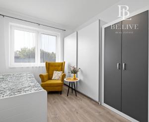 BE.LIVE COMPANY | PREDAJ | 4-IZBOVÝ RODINNÝ DOM S VEĽKOU GARÁŽOU | 704 m² POZEMOK | KVETOSLAVOV – NOVÁ TULIPA