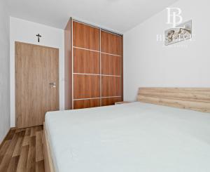 BE.LIVE COMPANY- PREDAJ-SVETLÝ 3-IZBOVÝ BYT S DVOMA BALKÓNMI A PARKOVANÍM – NA PIESKU, RUŽINOV