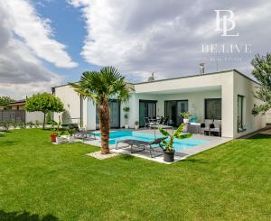 BE.LIVE COMPANY- NA PREDAJ- NÁDHERNÝ- 4-IZBOVÝ- BUNGALOV- BAZÉN- GARÁŽ- ZÁHRADNÍCKA ULICA- HRUBÁ BORŠA